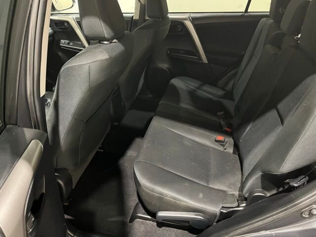 
 2018 Toyota RAV4 LE full									