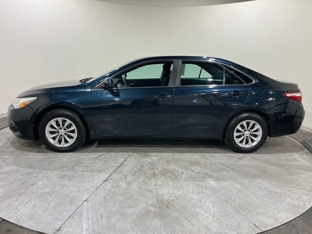 
 2016 Toyota Camry LE full									