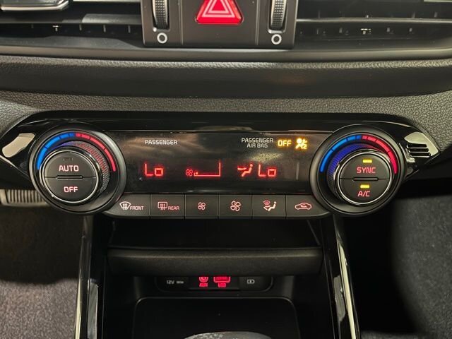 
 2019 Kia Forte EX w/ Apple Car Play full									