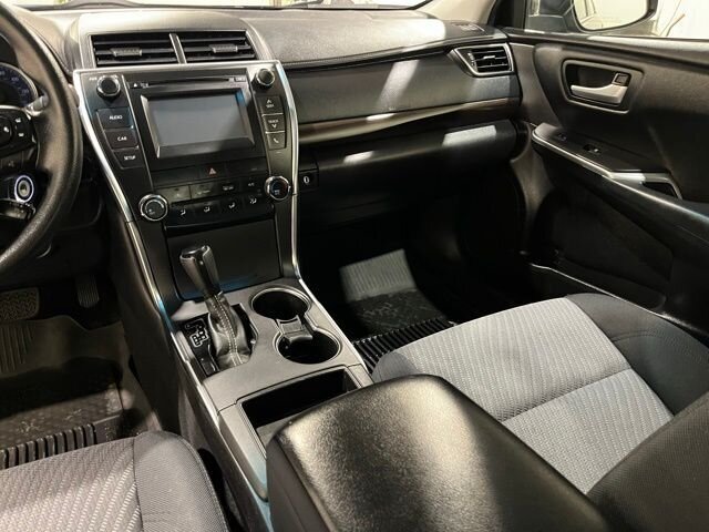 
 2016 Toyota Camry LE full									