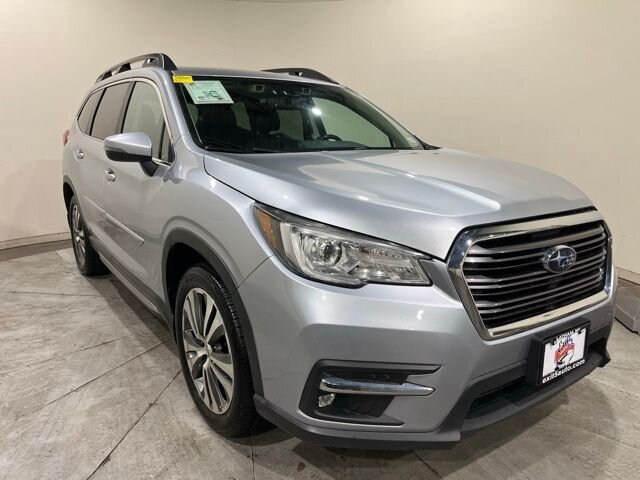 
 2019 Subaru Ascent Limited w/ Apple Car Play full									