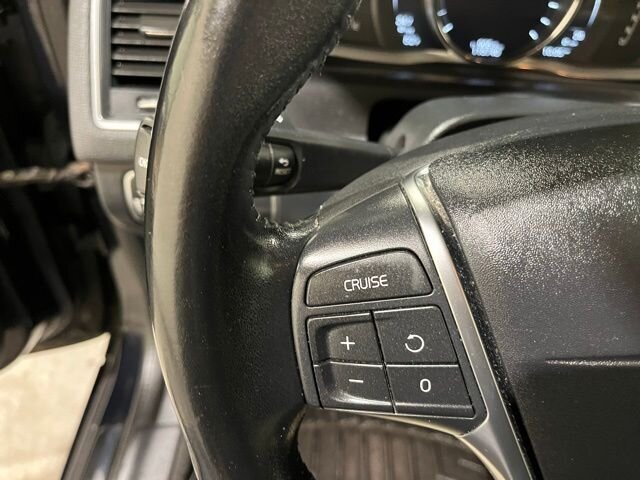 
 2017 Volvo XC60 T5 Inscription full									