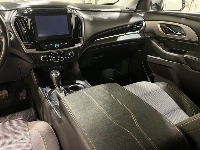 
 2018 Chevrolet Traverse LT Cloth w/1LT full									