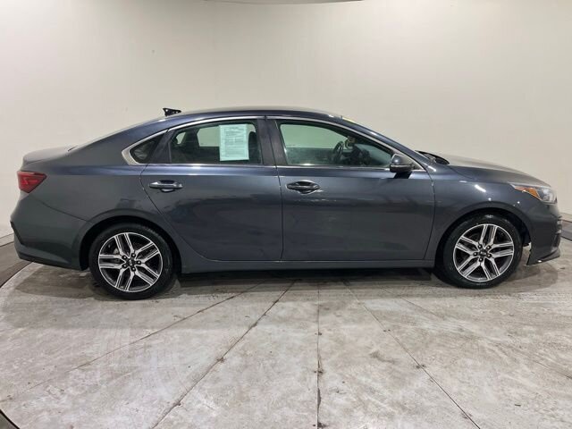 
 2019 Kia Forte EX w/ Apple Car Play full									