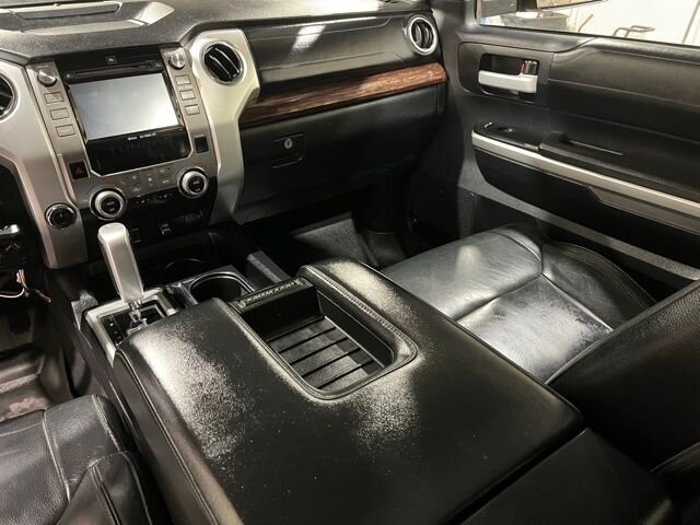 
 2014 Toyota Tundra Limited CrewMax full									