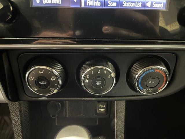 
 2017 Toyota Corolla L full									