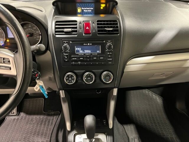 
 2015 Subaru Forester 2.5i Premium full									