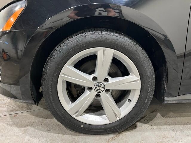 
 2014 Volkswagen Passat 1.8T SE full									