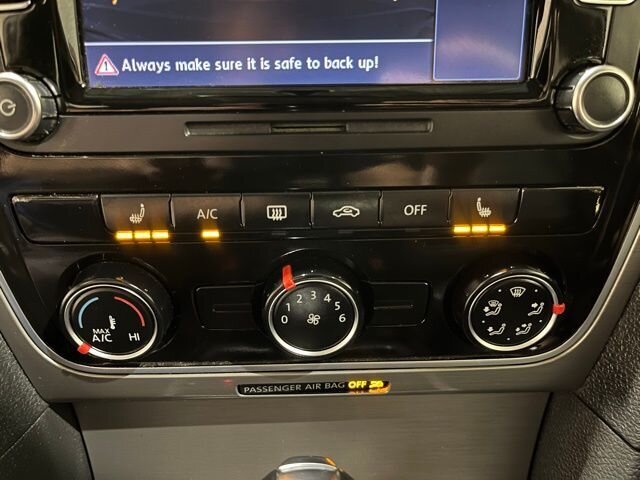 
 2014 Volkswagen Passat 1.8T SE full									