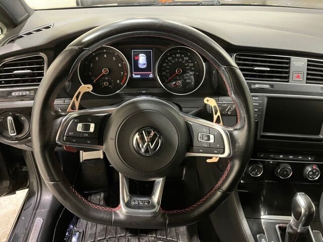 
 2017 Volkswagen Golf GTI S full									