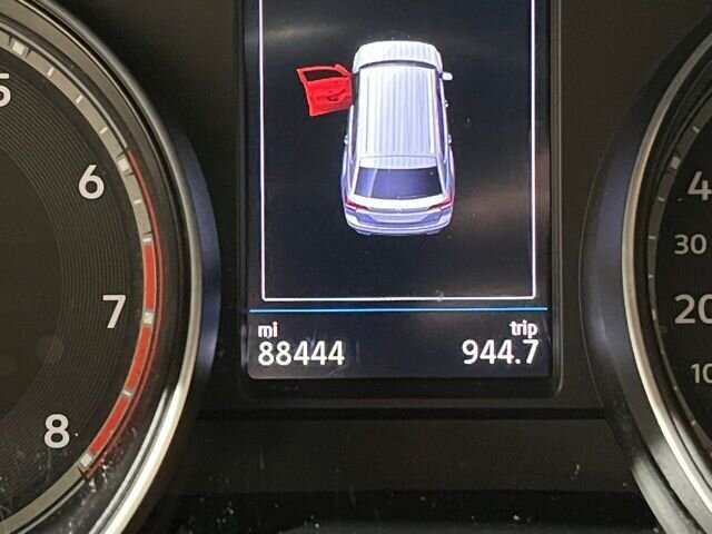 
 2019 Volkswagen Atlas 3.6L V6 SE w/ Apple Car Play full									