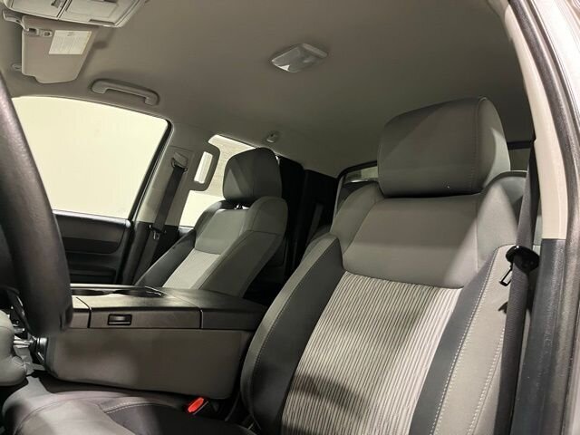 
 2015 Toyota Tundra SR full									