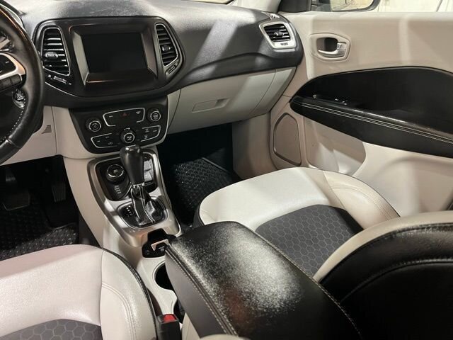 
 2018 Jeep Compass Latitude full									