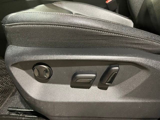 
 2019 Volkswagen Atlas 3.6L V6 SE w/ Apple Car Play full									