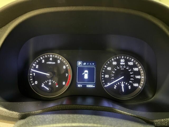 
 2018 Hyundai TUCSON SEL w/ Apple Car Play full									