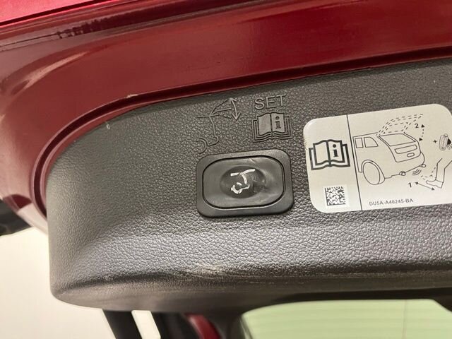 
 2018 Ford Escape Titanium full									