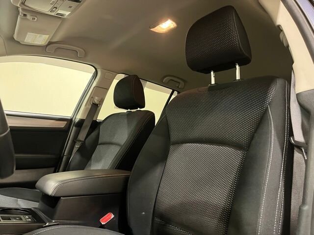 
 2017 Subaru Outback 2.5i Premium full									