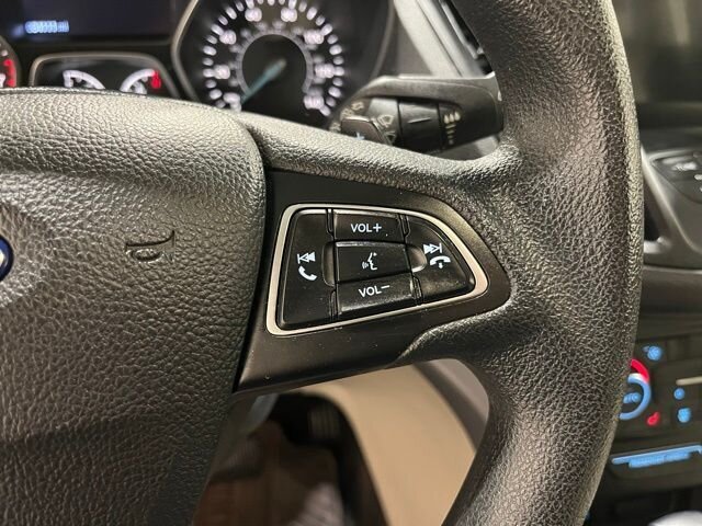 
 2017 Ford Escape SE full									