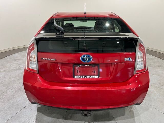 
 2014 Toyota Prius Two full									