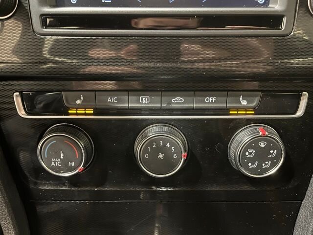 
 2017 Volkswagen Golf GTI S full									