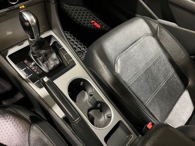 
 2014 Volkswagen Passat 1.8T SE full									