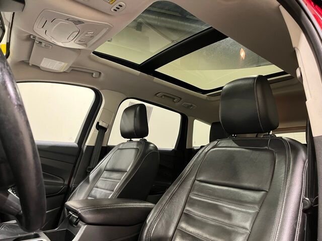 
 2018 Ford Escape Titanium full									
