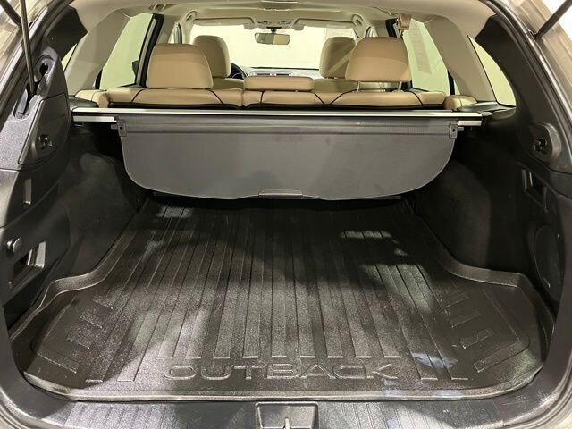 
 2017 Subaru Outback 2.5i Limited full									