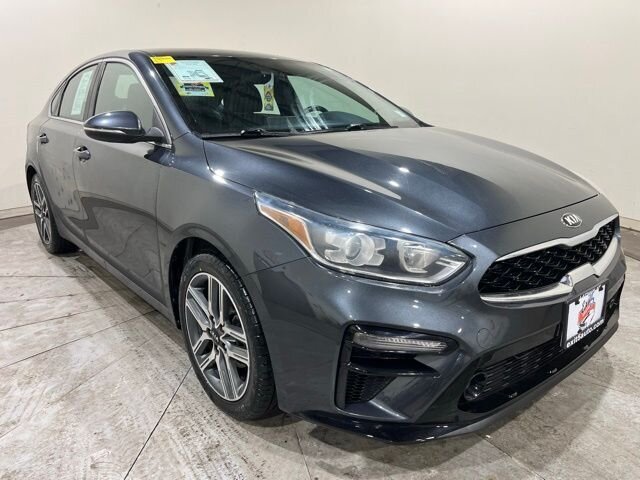 
 2019 Kia Forte EX w/ Apple Car Play full									