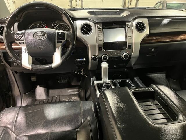 
 2014 Toyota Tundra Limited CrewMax full									