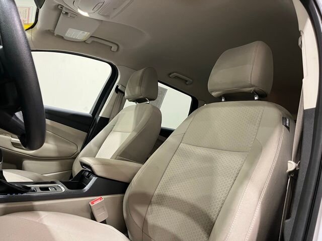 
 2017 Ford Escape SE full									