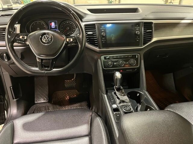 
 2019 Volkswagen Atlas 3.6L V6 SE w/ Apple Car Play full									