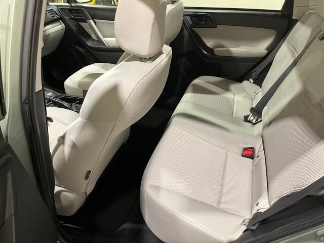 
 2015 Subaru Forester 2.5i Premium full									