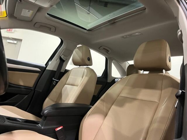 
 2019 Volkswagen Jetta 1.4T SE full									