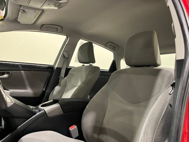 
 2014 Toyota Prius Two full									