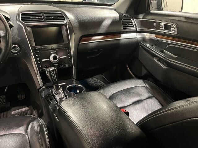 
 2019 Ford Explorer Limited full									