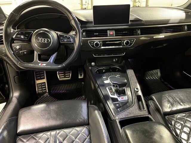 
 2018 Audi S4 3.0T Prestige quattro full									