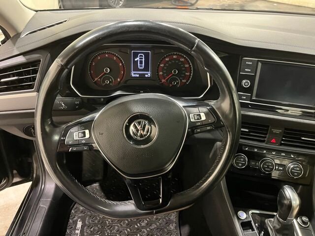 
 2019 Volkswagen Jetta 1.4T SE full									