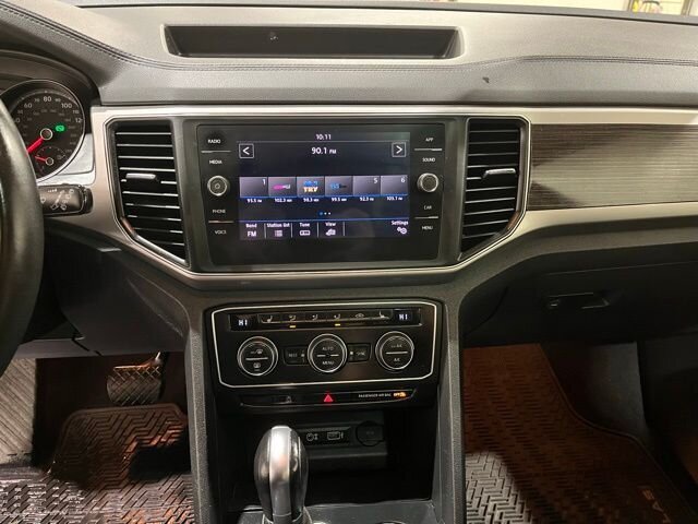 
 2019 Volkswagen Atlas 3.6L V6 SE w/ Apple Car Play full									