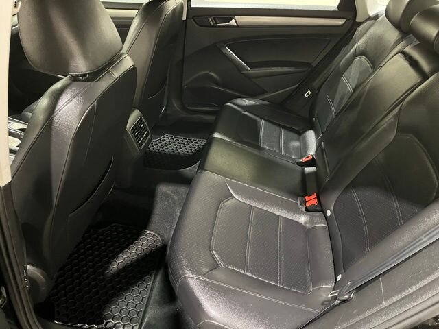 
 2014 Volkswagen Passat 1.8T SE full									