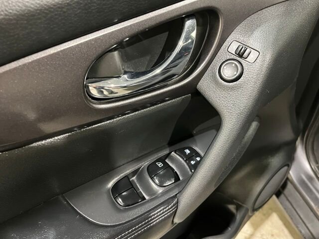 
 2016 Nissan Rogue S full									