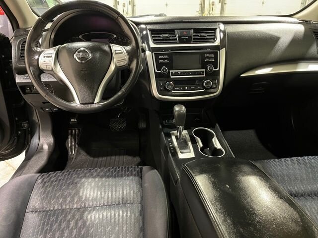 
 2016 Nissan Altima 2.5 SV full									
