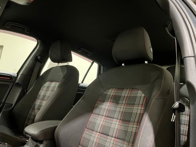 
 2017 Volkswagen Golf GTI S full									