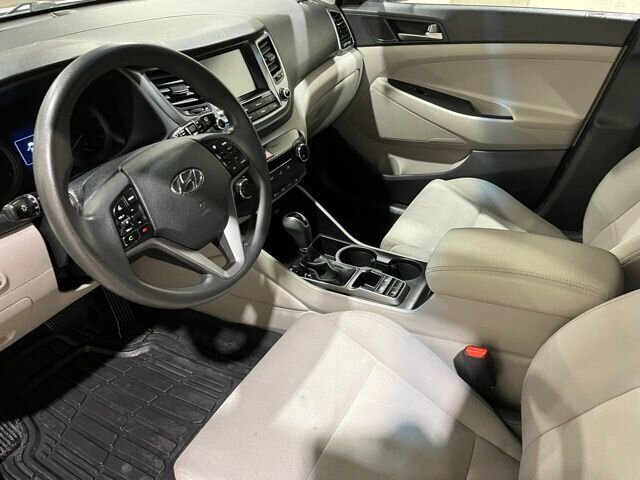 
 2018 Hyundai TUCSON SEL w/ Apple Car Play full									