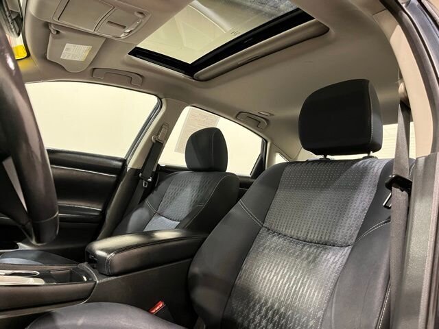 
 2016 Nissan Altima 2.5 SV full									