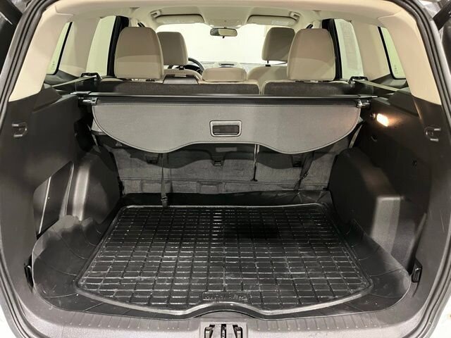 
 2017 Ford Escape SE full									