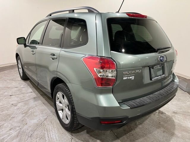 
 2015 Subaru Forester 2.5i Premium full									