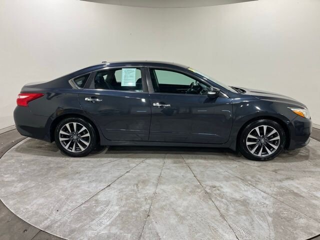 
 2016 Nissan Altima 2.5 SV full									
