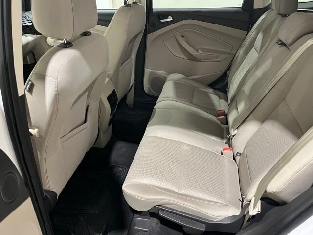 
 2017 Ford Escape SE full									