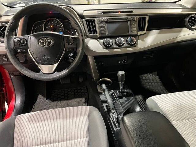 
 2013 Toyota RAV4 LE full									