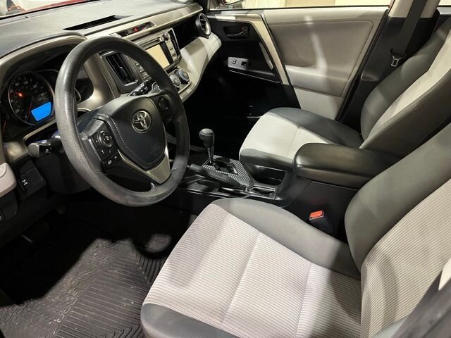 
 2013 Toyota RAV4 LE full									